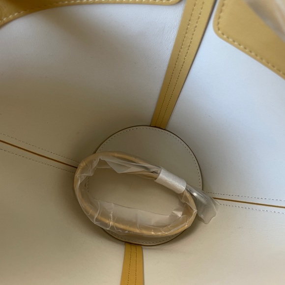 A’Cloud Roman Column Ionic Mini Tote - Picture 10 of 11